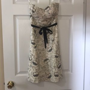 Sweetheart neckline strapless dress